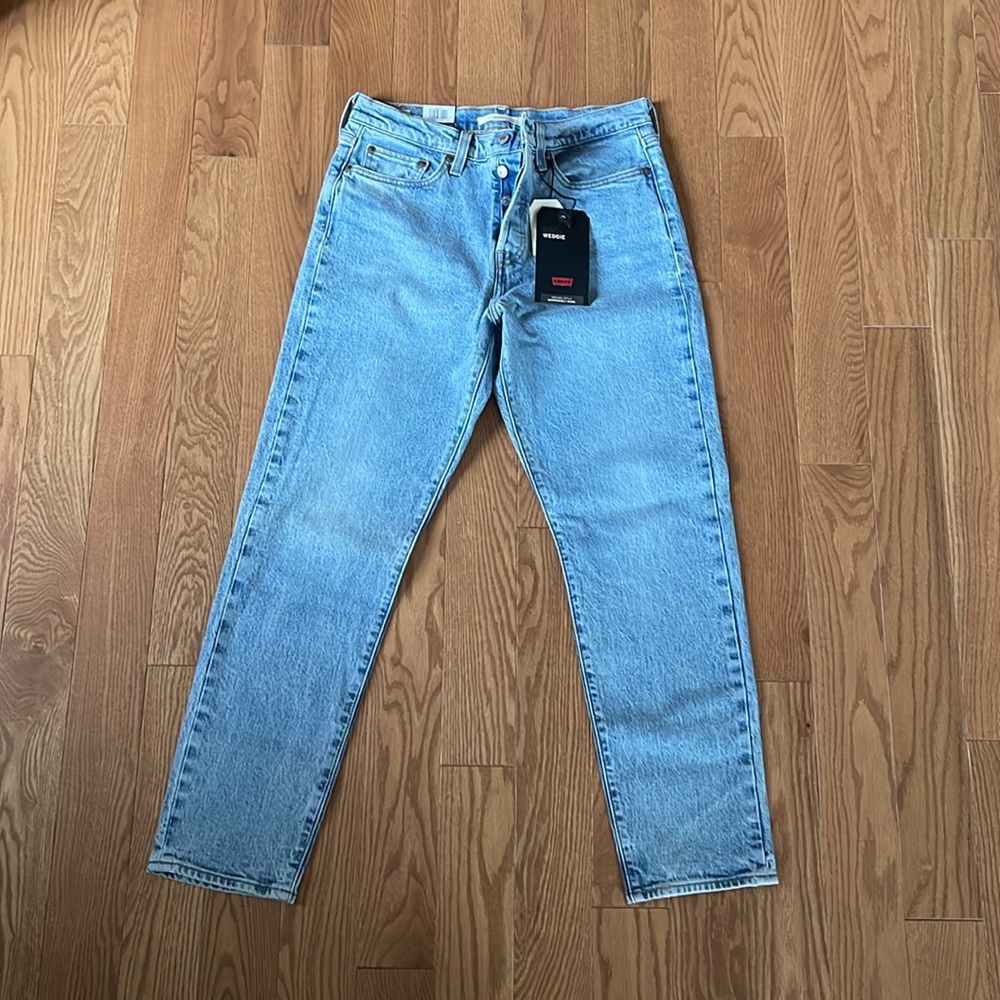 Levi’s wedgie jean - size 29 - brand new - perfect condition, never worn